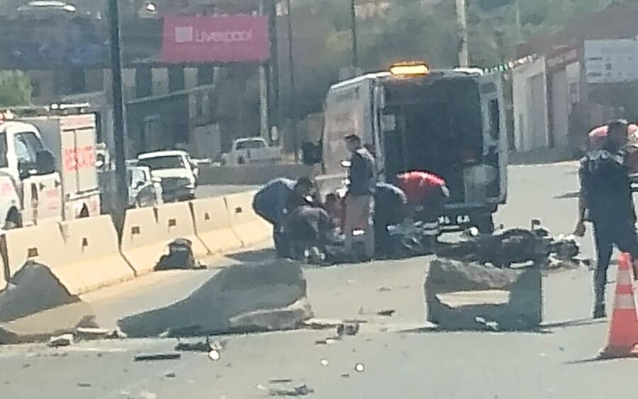 VIDEO. Cuatro lesionados deja accidente en el libramiento de San Miguel de Allende; conductor del Platina al parecer iba alcoholizado