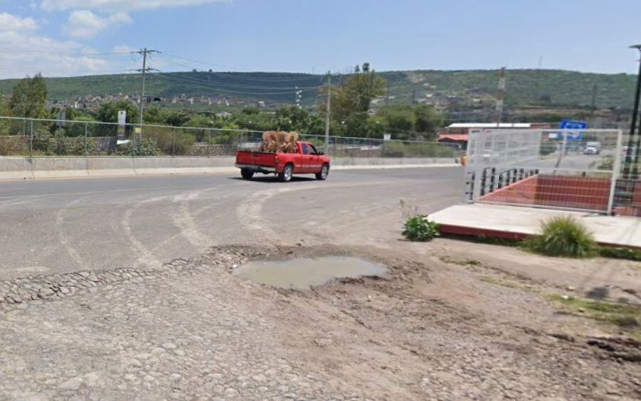 Hombre pierde la vida al cruzar carretera SMA-Dolores Hidalgo cerca del CBTis