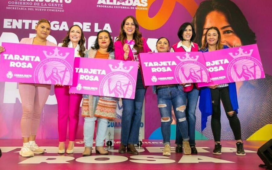 Inicia Gobernadora entrega de  Tarjeta Rosa; arranca en la ciudad de Guanajuato.