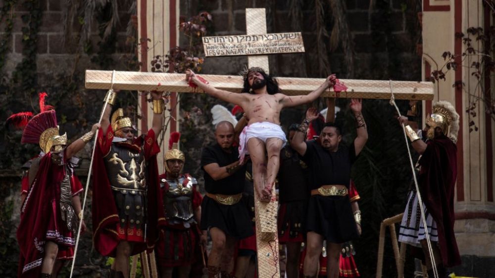 San Miguel de Allende conmemora el Viernes Santo con fervor y tradición en todas sus parroquias