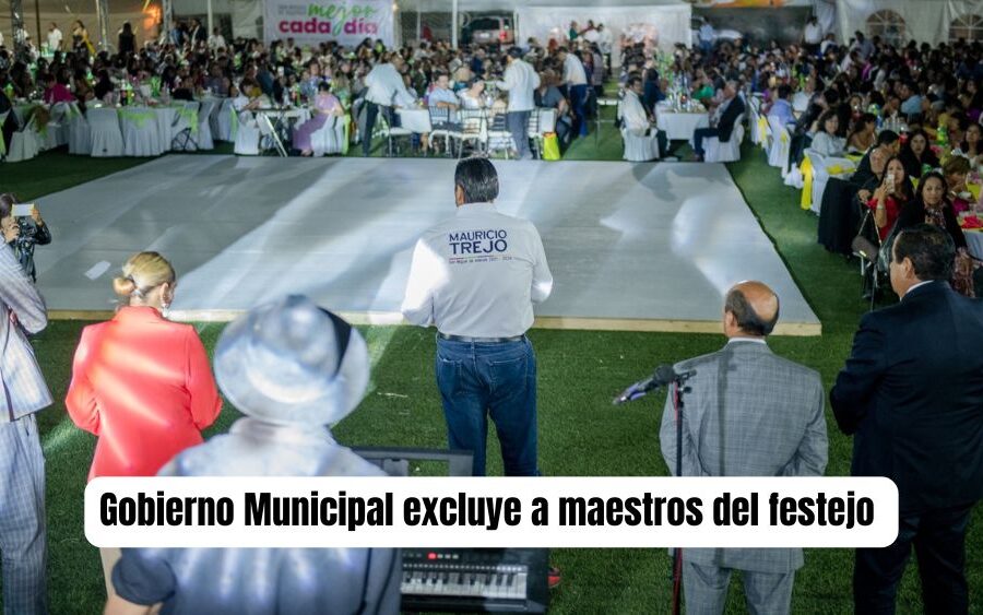Gobierno municipal limita acceso a celebración del Día del Maestro; acusan favoritismo y desorganización