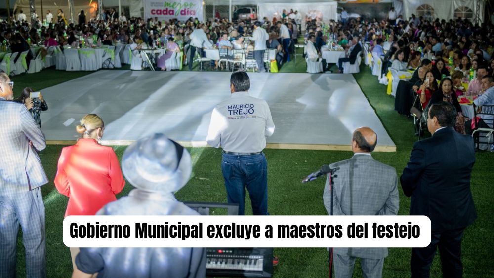 Gobierno municipal limita acceso a celebración del Día del Maestro; acusan favoritismo y desorganización