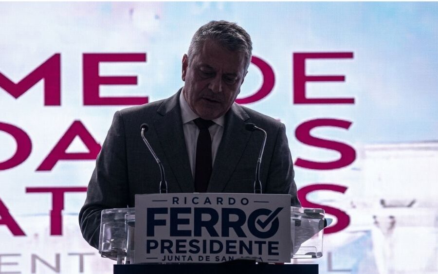 Con transmisión a oscuras y el ‘corte del internet’, Ricardo Ferro presentó su informe legislativo en San Miguel