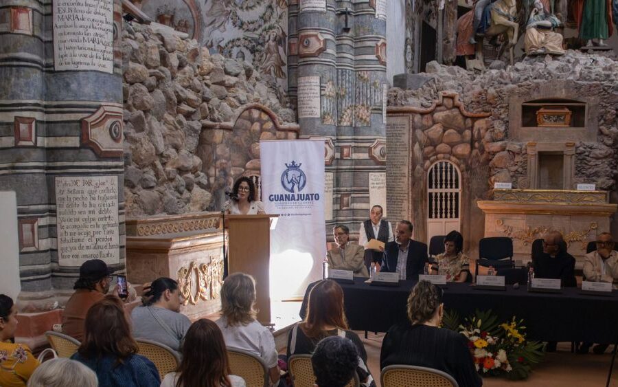 Restauran tres pinturas históricas del Santuario de Atotonilco en San Miguel de Allende